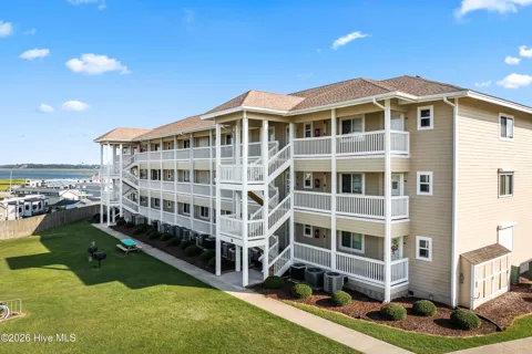 650 Cedar Point Boulevard #B 25