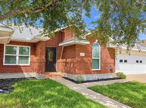 831 Whispering Oaks Drive