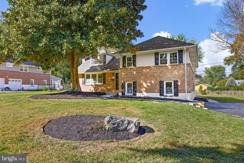 1206 HEATHER LANE