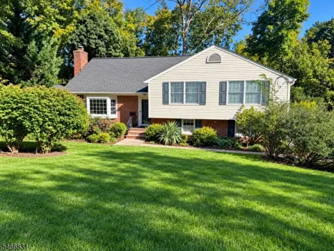 16 Deerfield Rd