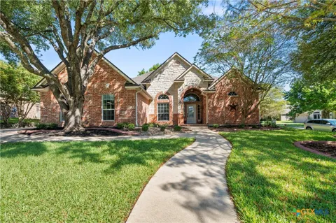 2204 Windsong Lane