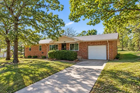 121 Gilbert Drive