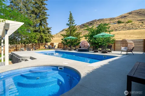 621 Mountain View Dr