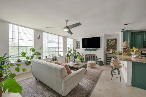 2333 Bering Dr Drive #322