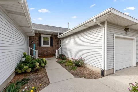 209 Pippin Drive NW