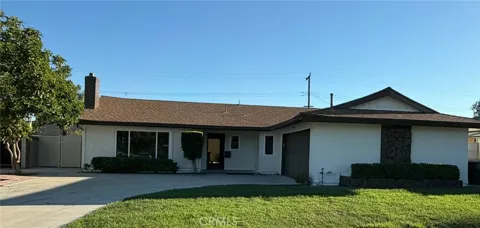 2832 E Virginia