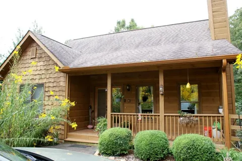 34 Matthew Court