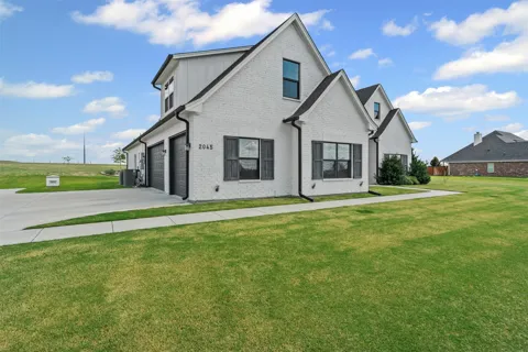 2045 Eagles Ridge Drive