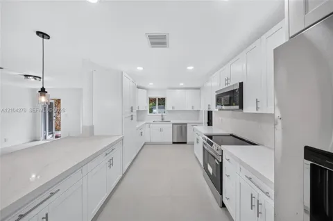 222 SW 58th Ave
