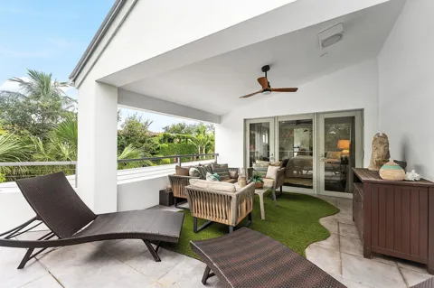 26 SE 10TH AVENUE