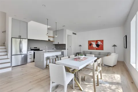 1118 W 7th Street #2B