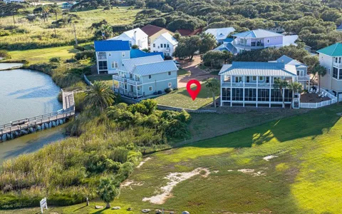 18 Old Cottage Beach Dr