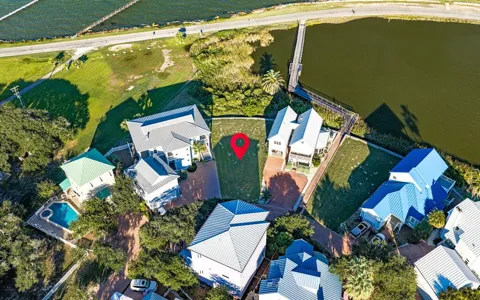18 Old Cottage Beach Dr
