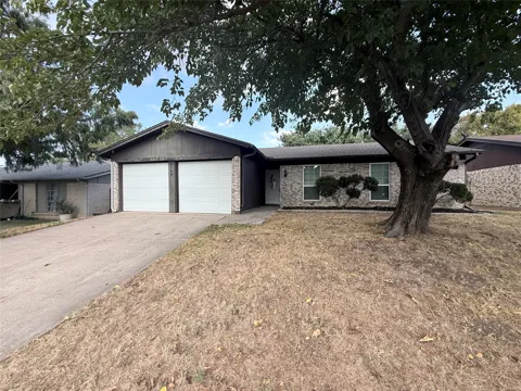 2704 Springlake Court
