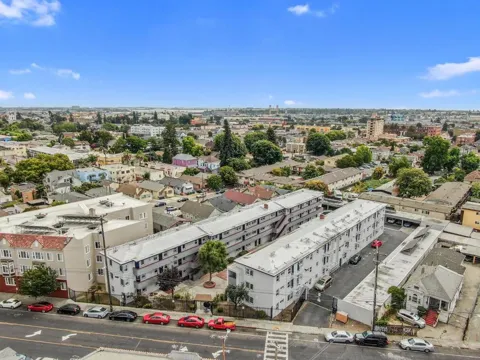 2555 Foothill Boulevard