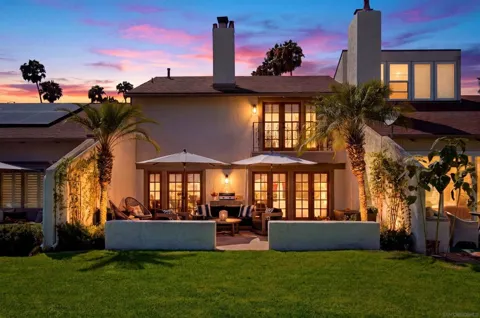 137 Via Coronado