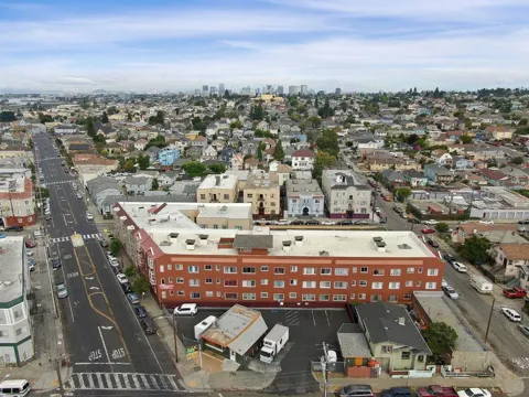 2624 Foothill Boulevard