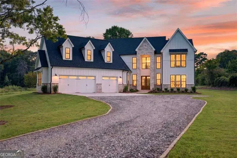 3410 Tate LN
