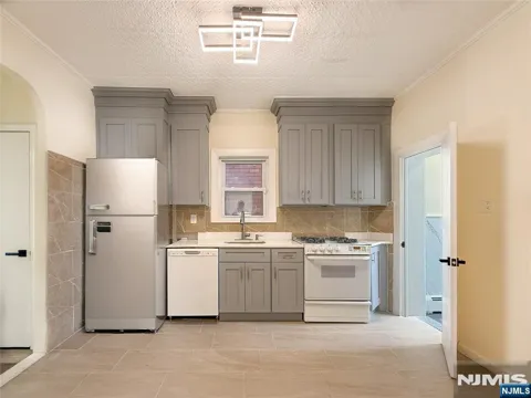 244 Lincoln Avenue 1