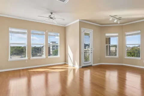 800 E 15th Street #201