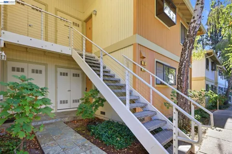2827 Monument Blvd #52