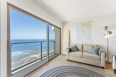 909 Coast Blvd #26