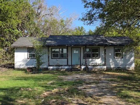 220 W 5th Street
