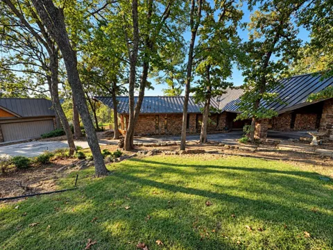 4004 E 76th Street