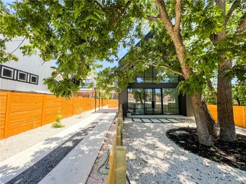 2604 Oaklawn Avenue #2