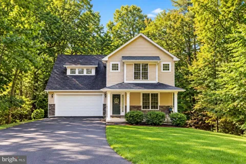 232 GREENBRIAR CIRCLE