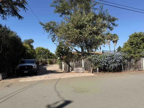 1040 Golden Road