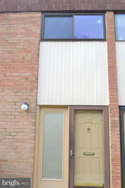 122 CENTRE AVE AVENUE