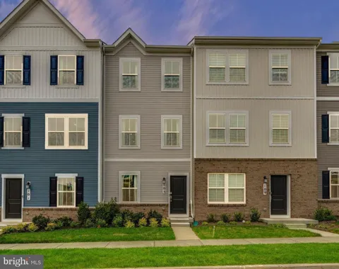 451 SILVER BIRCH DRIVE #HS 221