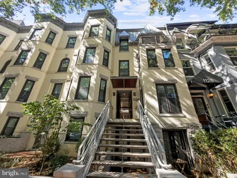 1124 25TH STREET NW #203