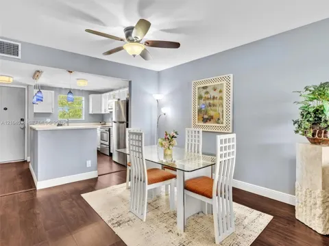 700 SE 6th Ave #201