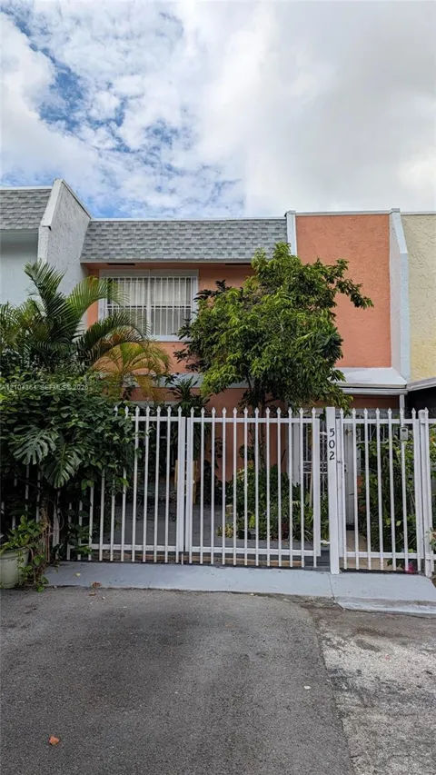 502 NW 11th St