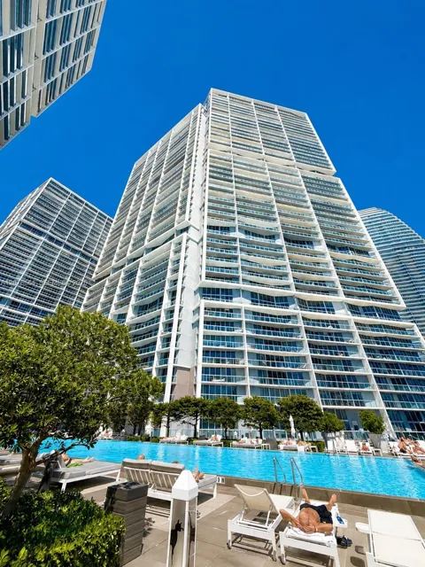 465 Brickell Ave #5605