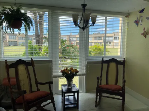 9041 Sunrise Lakes Blvd #108