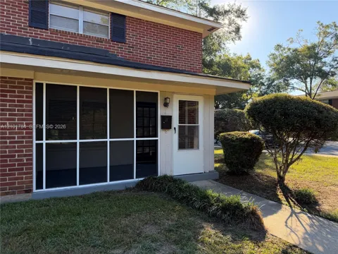 1100 Skyland Dr