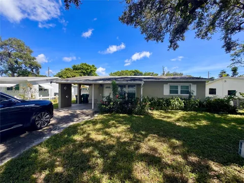 4720 SW 25th Ter