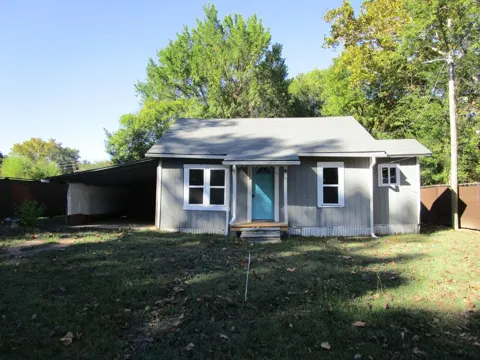 126 NW Beck Street