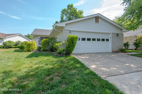 742 Pompton Road