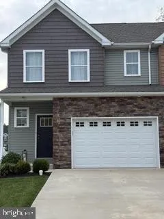 14 HUBBARDTON COURT