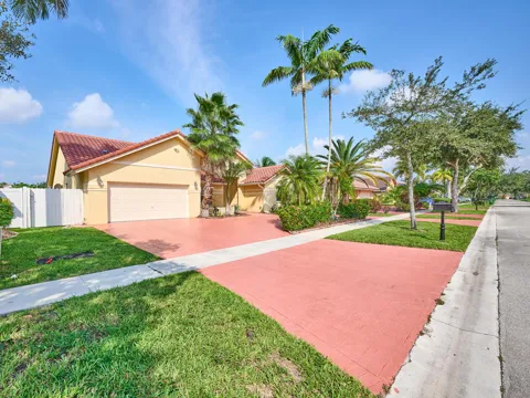 786 NW 164th Avenue