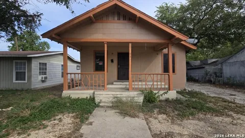 933 Fresno