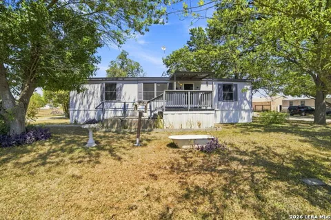 207 River Ln