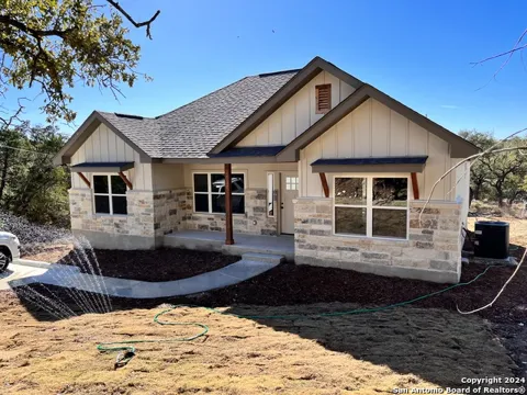 946 CYPRESS DR