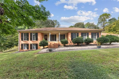 2570 Benton Drive