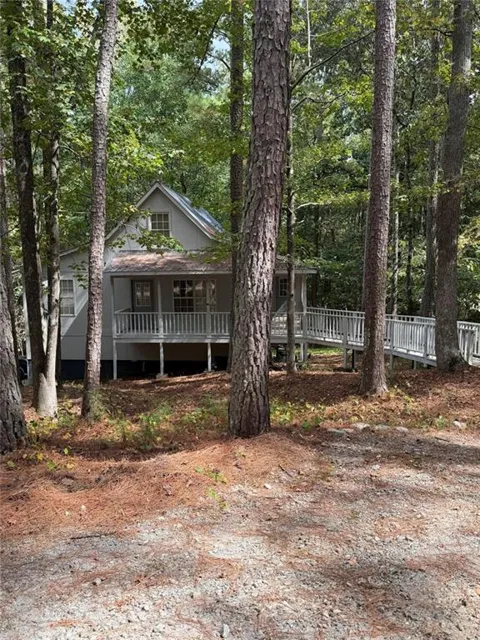 425 Falcon Circle