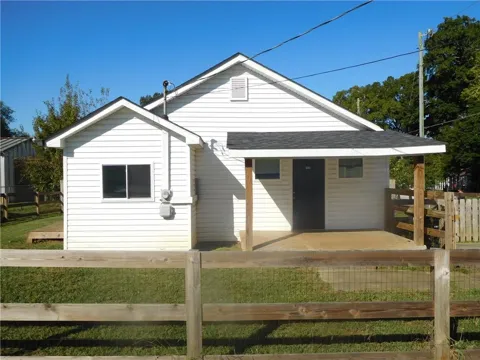 102 Hosea Street SW